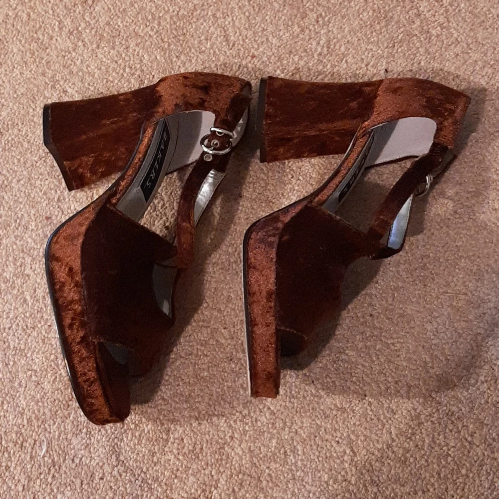 Bakers Vintage Womens Chunky Heels Velvet Shoes - Picture 3 of 5